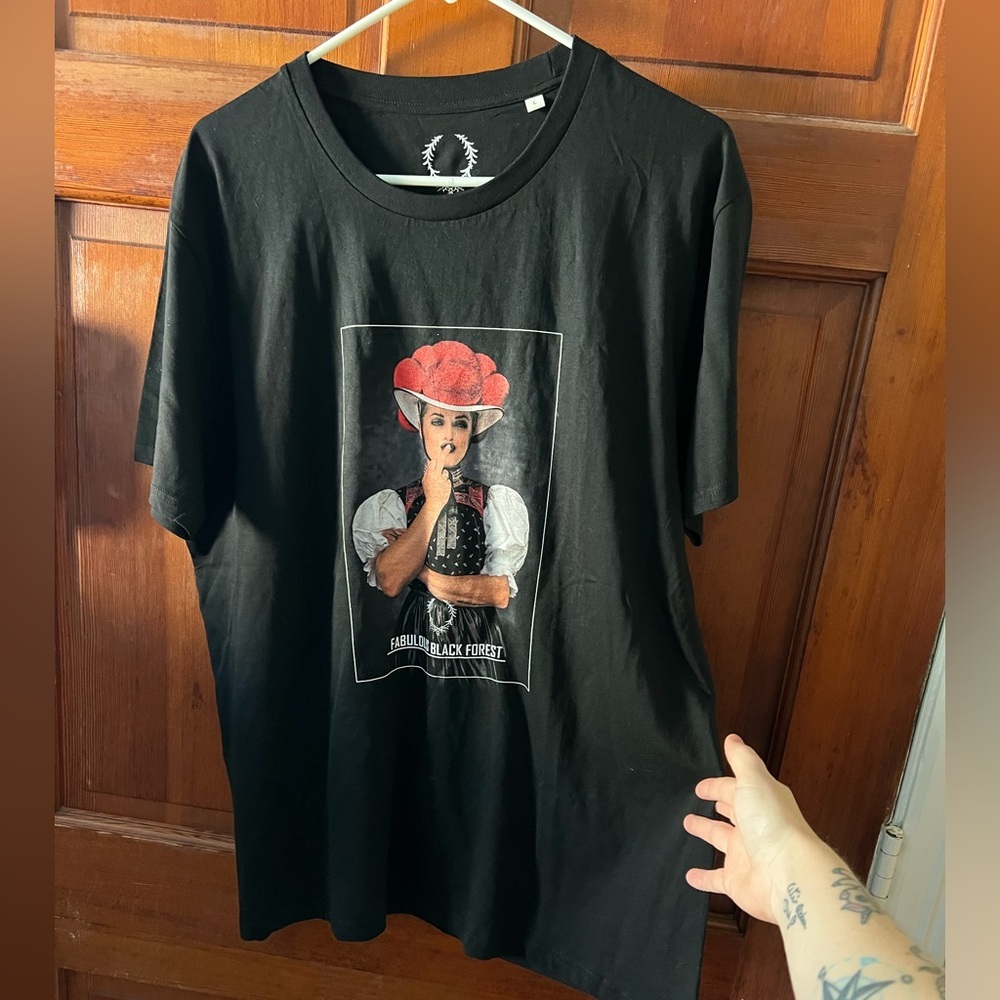 Artwood Black Forest Graphic T-Shirt | German Folk Art Tee | Cotton | Size L